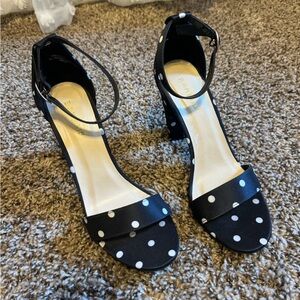 Size 7 Pokadot heels